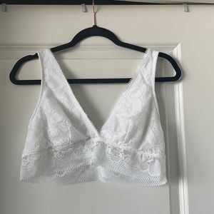 Brand new Aerie bralette. Never worn. White, size L